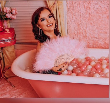 Leftcheek star pornographic archive