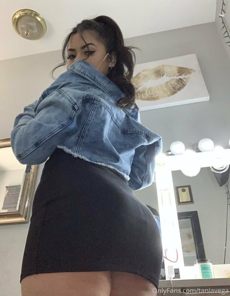 _TaniaVega free star images