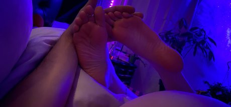 WaifuFeetMilk star art archive