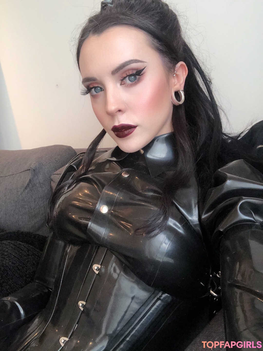 Violette model sex photos
