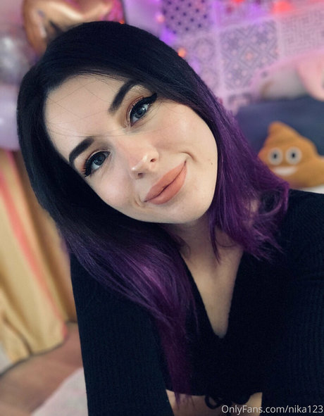 Nika123 sexy actress archive