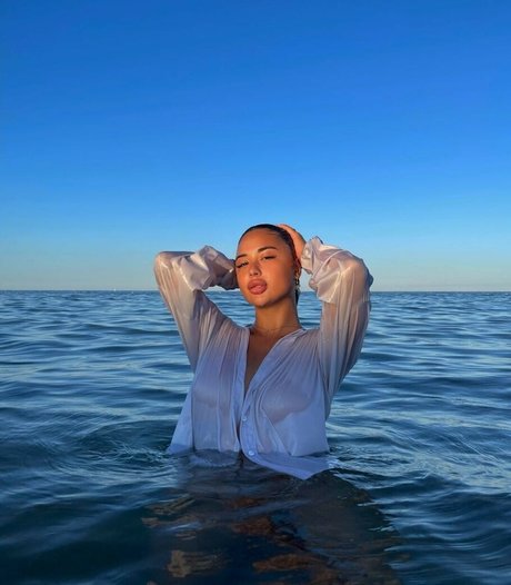 Bonnie Humps star nice picture