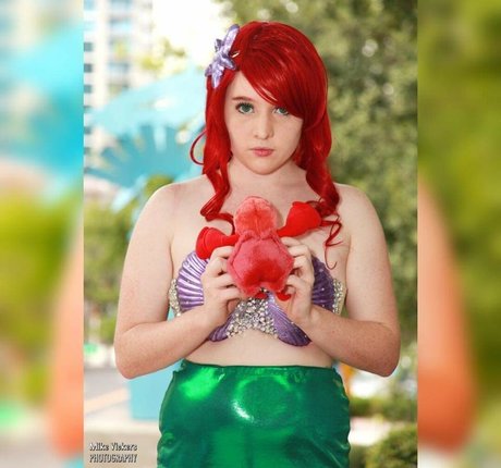 FoxyCosplay top star image