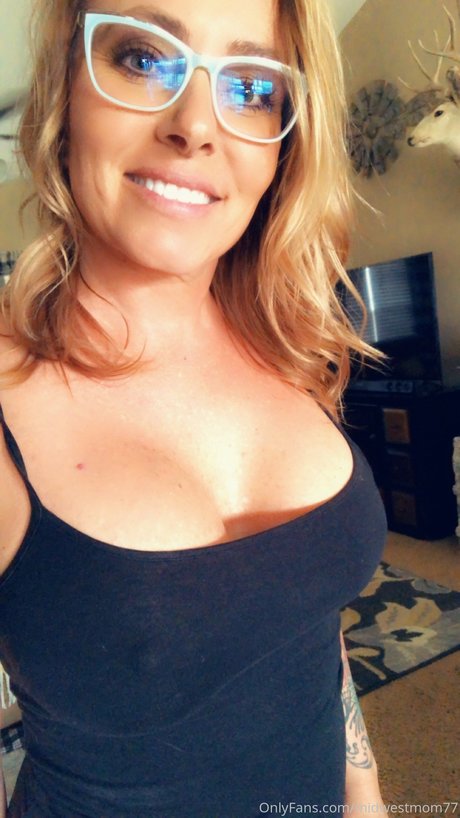 Midwest Mom pornstar nice img