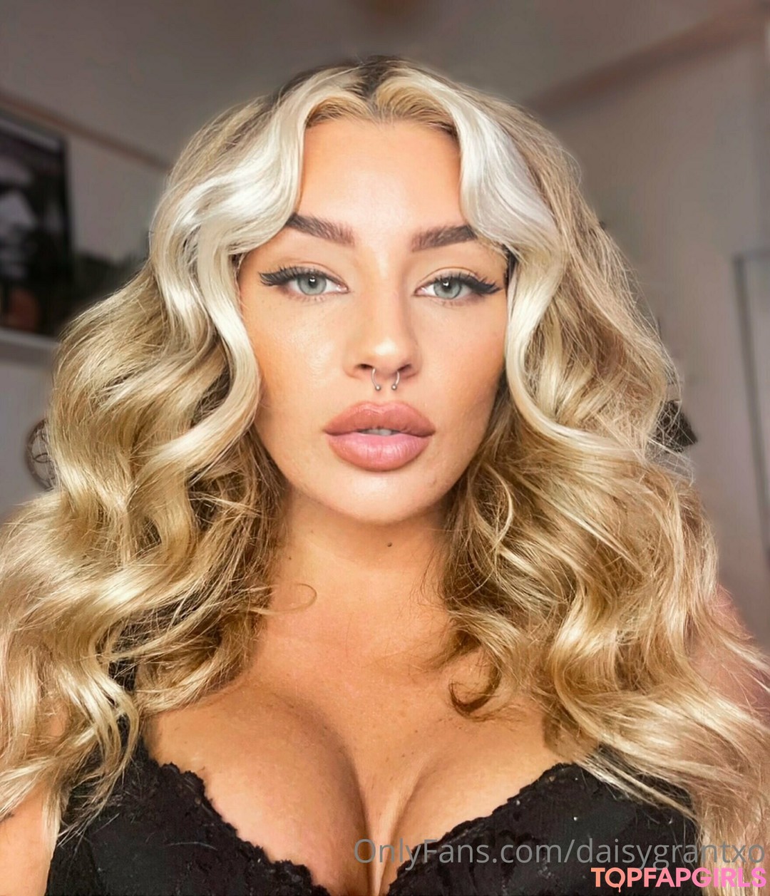daisygrantxo naked pornstar photo