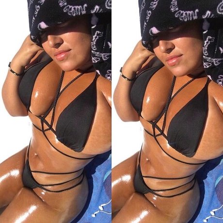 Yiovanna20 pornstar high quality pic