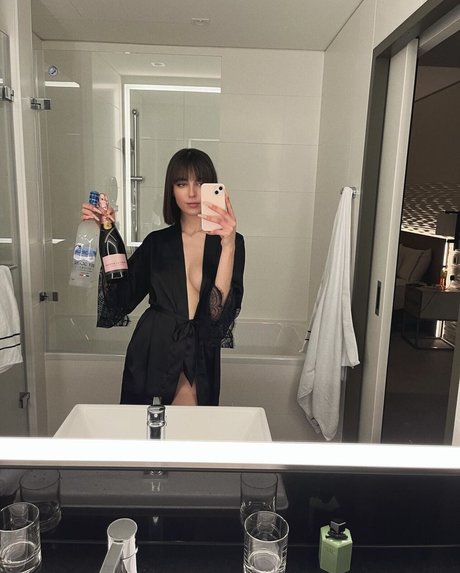 nude yoga onlyfans adult photos