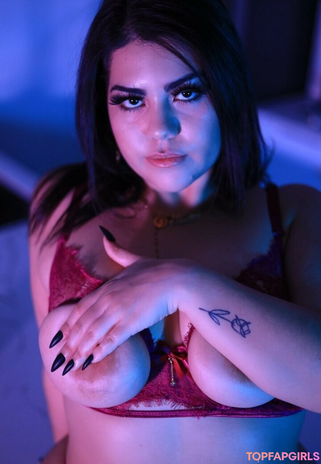 Karen R model hot images