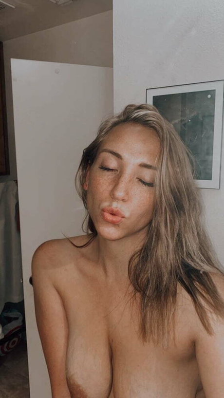 Kayla Girlnexxdoor star beautiful img