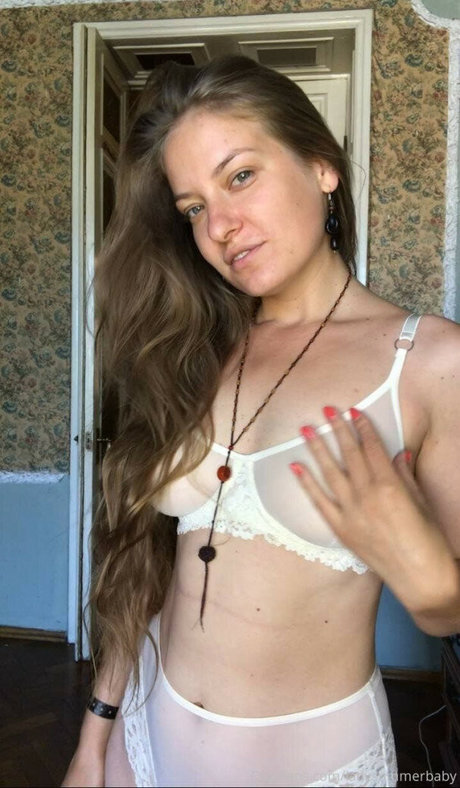 Crazy Layla erotic model pics