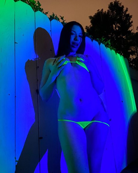 Hollyxobaby star adult photo