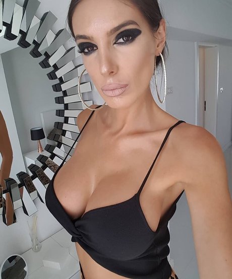 flawlesseva26 model pic