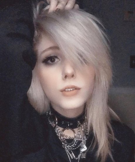 blonde cougar onlyfans beautiful nude pic