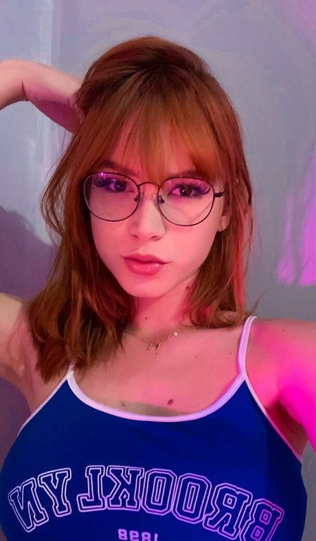 Veevtr pornstar adult image