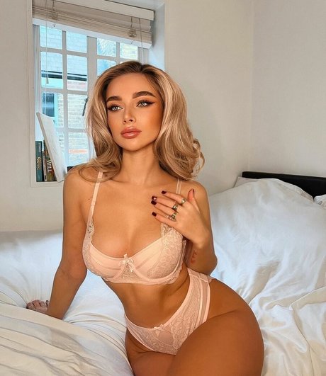 Antonia Freya Lidia sexy pornstar picture