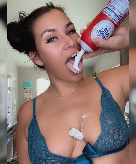 Clarke Styles model pornographic image