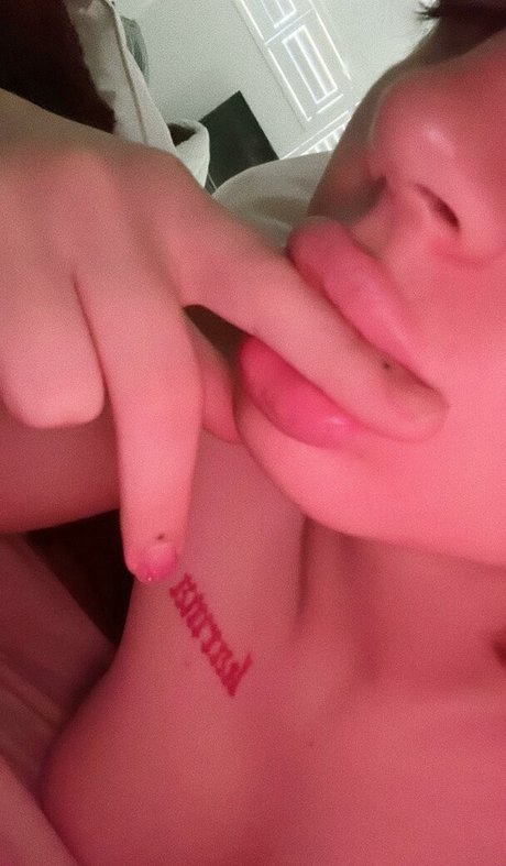 Bella Kuja pornstar nude gallery