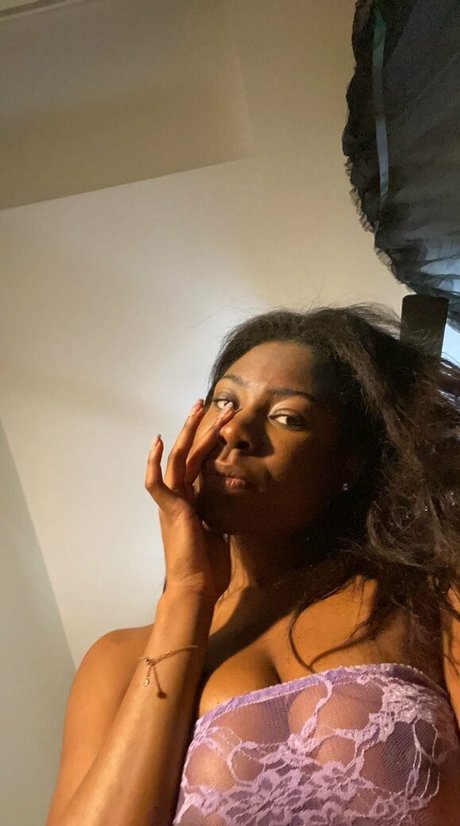 Annah Nicki Smith star sexy img