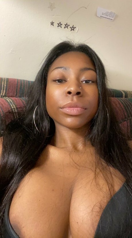 Annah Nicki Smith star hot photo