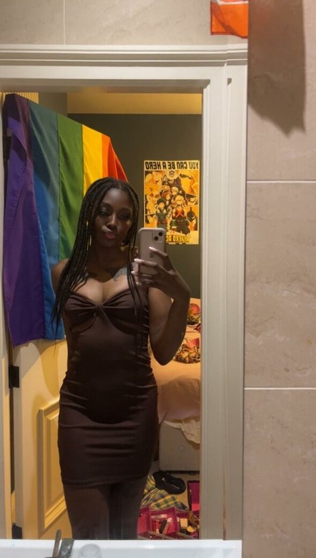 Empty Refuse2705 erotic pornstar image