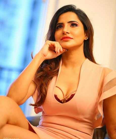 Ashu Reddy model sexy gallery