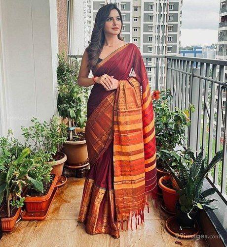 Ashu Reddy star picture