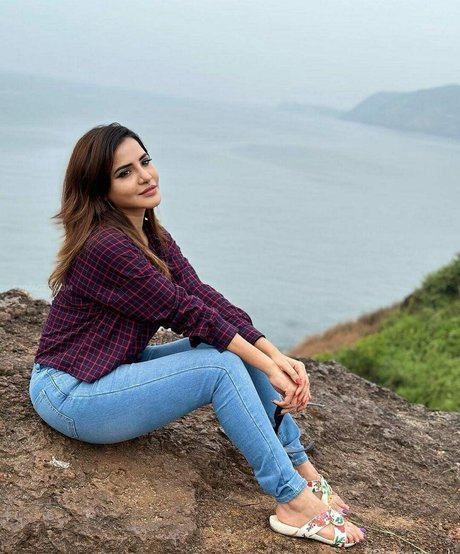 Ashu Reddy pornstar free pictures