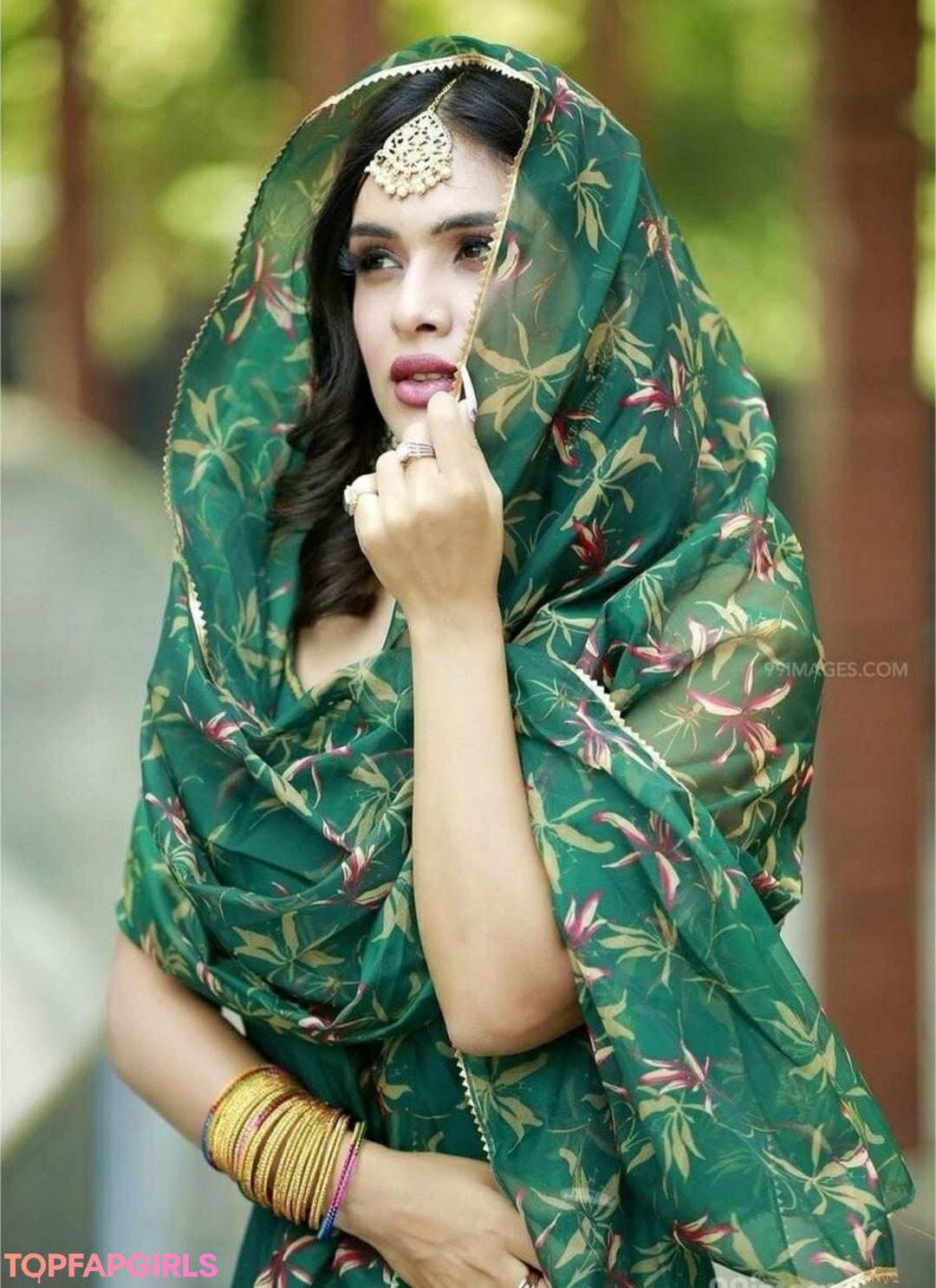 Neha Malik star art gallery