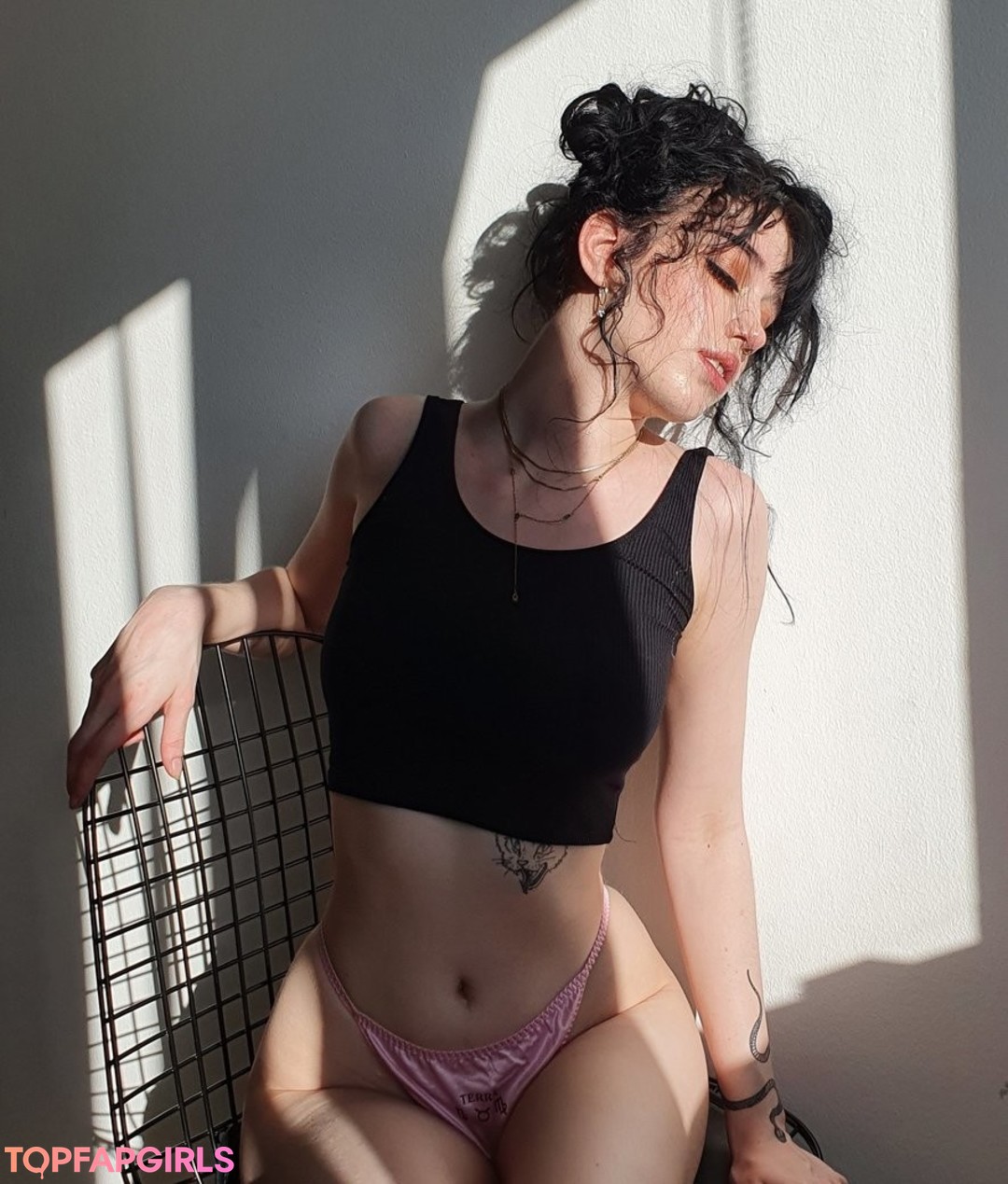Plasticjupiter model adult pic