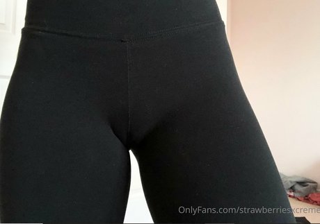 strawberriesxcreme model porn gallery