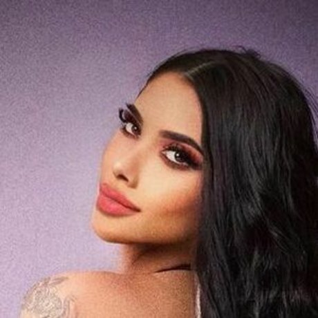 Claudia Guajardo beautiful star image