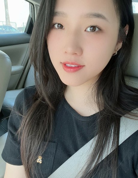 Juwia beautiful model pics