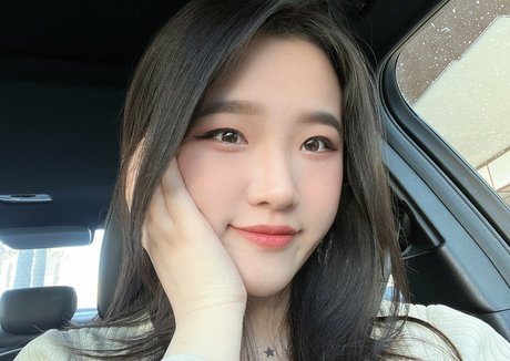 Juwia hot model photos