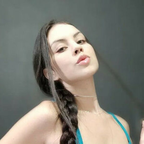 juuhsantanaofc model best pic