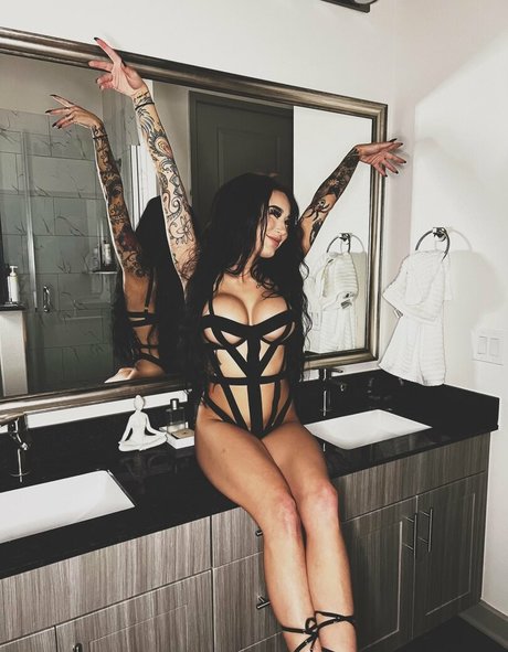 Lindsay Laurent high quality pornstar picture