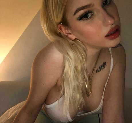 _lilsauvage_ art model pictures