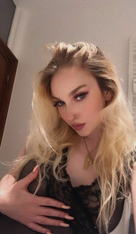 _lilsauvage_ pretty pornstar galleries