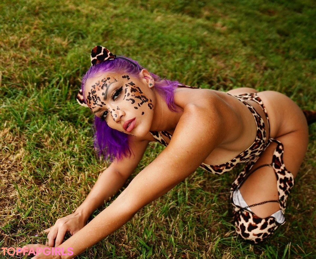 Salina De La Renta naked pornstar photo