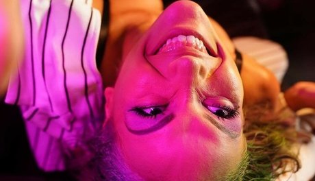 Salina De La Renta model art pic