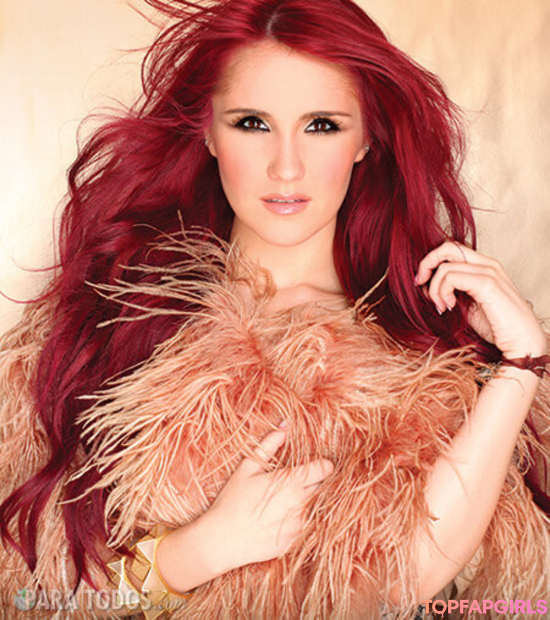 Dulce Maria star hot image