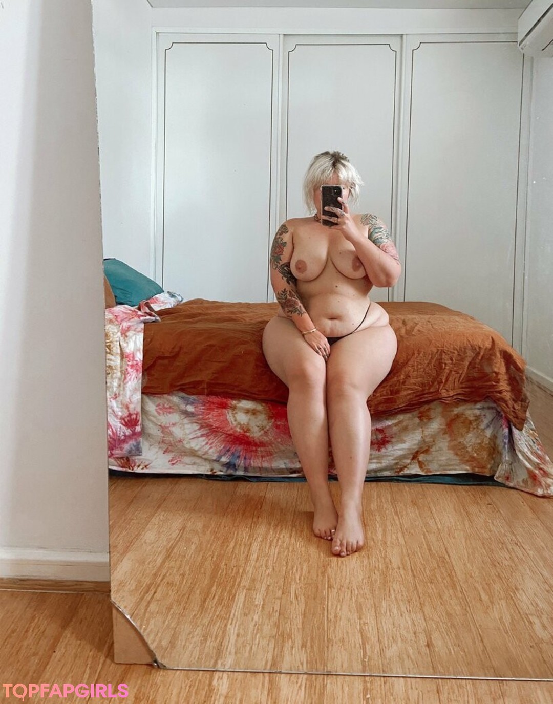 Tallulah Moon model hot photo