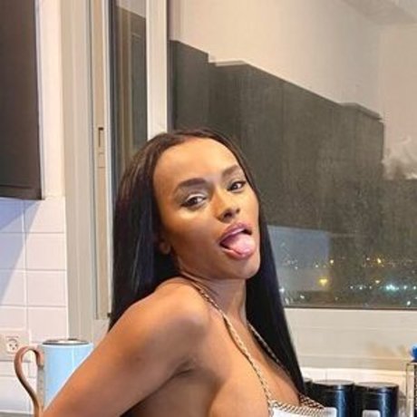 Sapir Adona sexy star photos