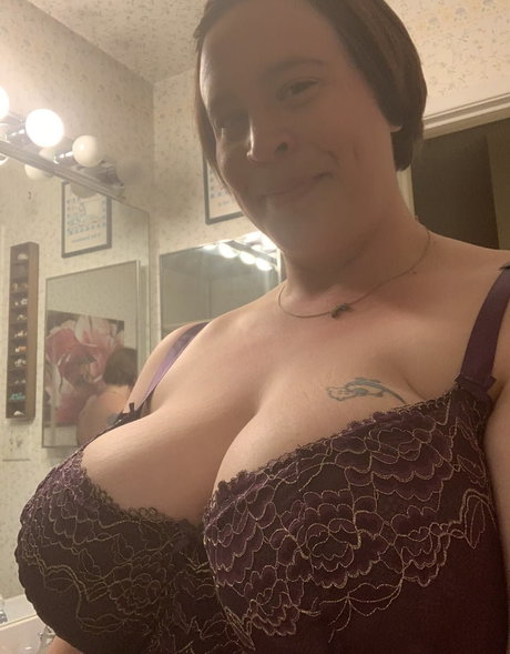 naked milf onlyfans erotic pics