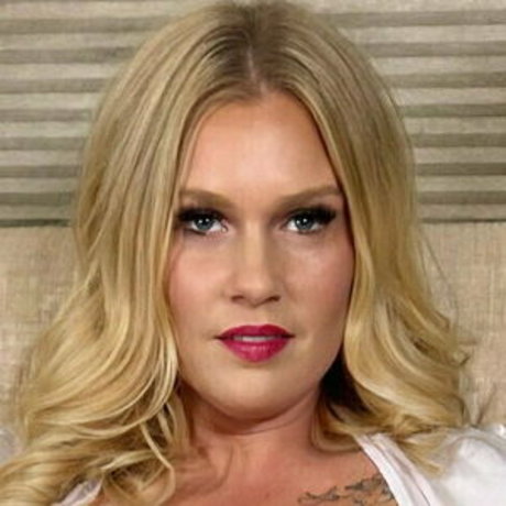 fit blonde onlyfans top img