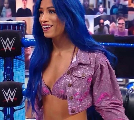 WWE Sasha Banks sexy star img