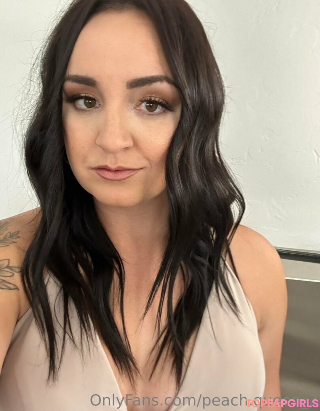 Peach Queen 2 naked model pictures