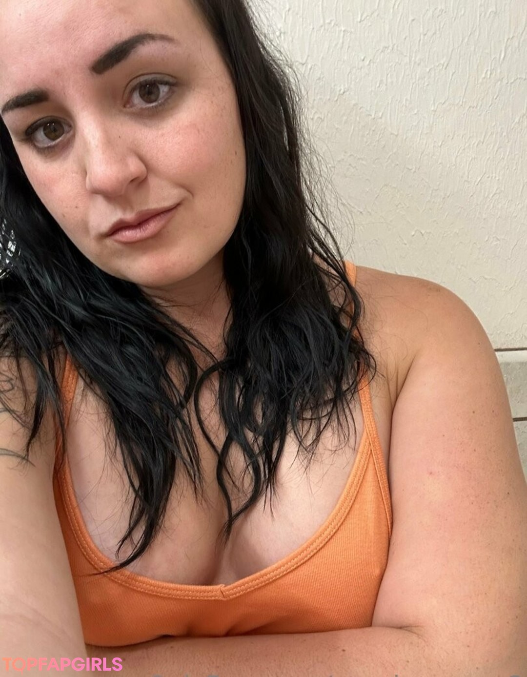 Peach Queen 2 model naked pic