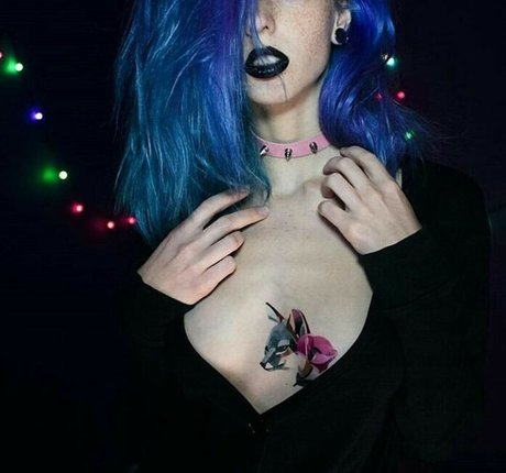 Rocken Rollia model perfect images