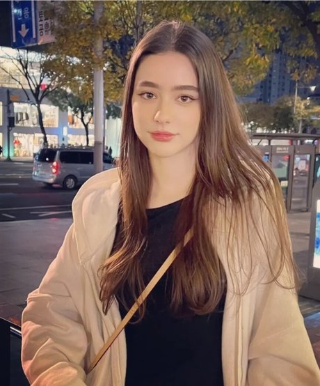 Dasha Tarab hot star pictures