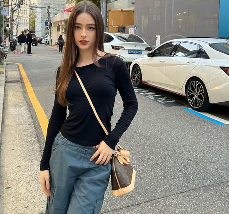 Dasha Tarab nice pornstar gallery